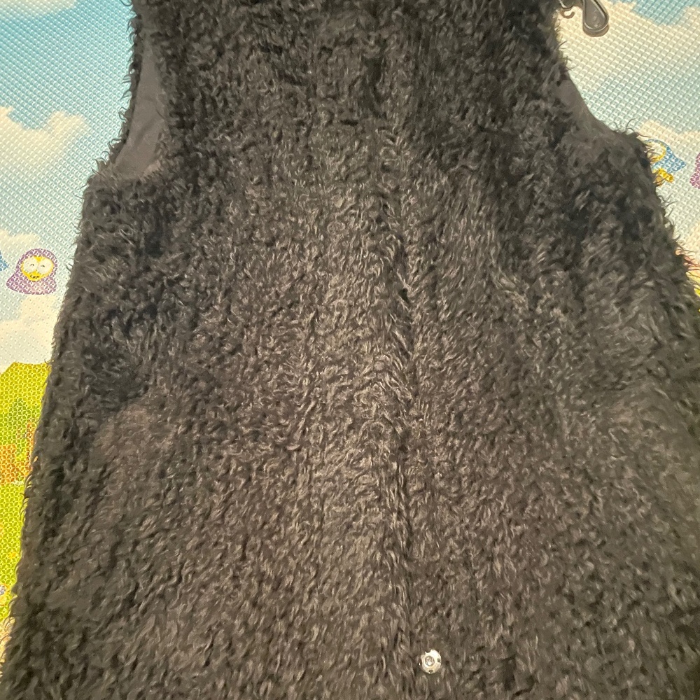 Theory vest